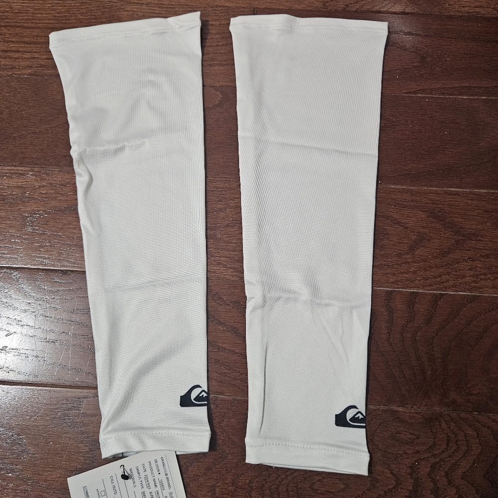 Quiksilver white arm sleeves